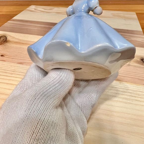 Vintage Josef Originals Special Occasions Series "The New Baby" Ceramic Figurine - Picture 6 of 10